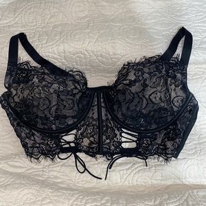 📦 MOVING SALE 🤑 ASOS | Black Lacy Bra with Tie Details Under Cups - No Padding